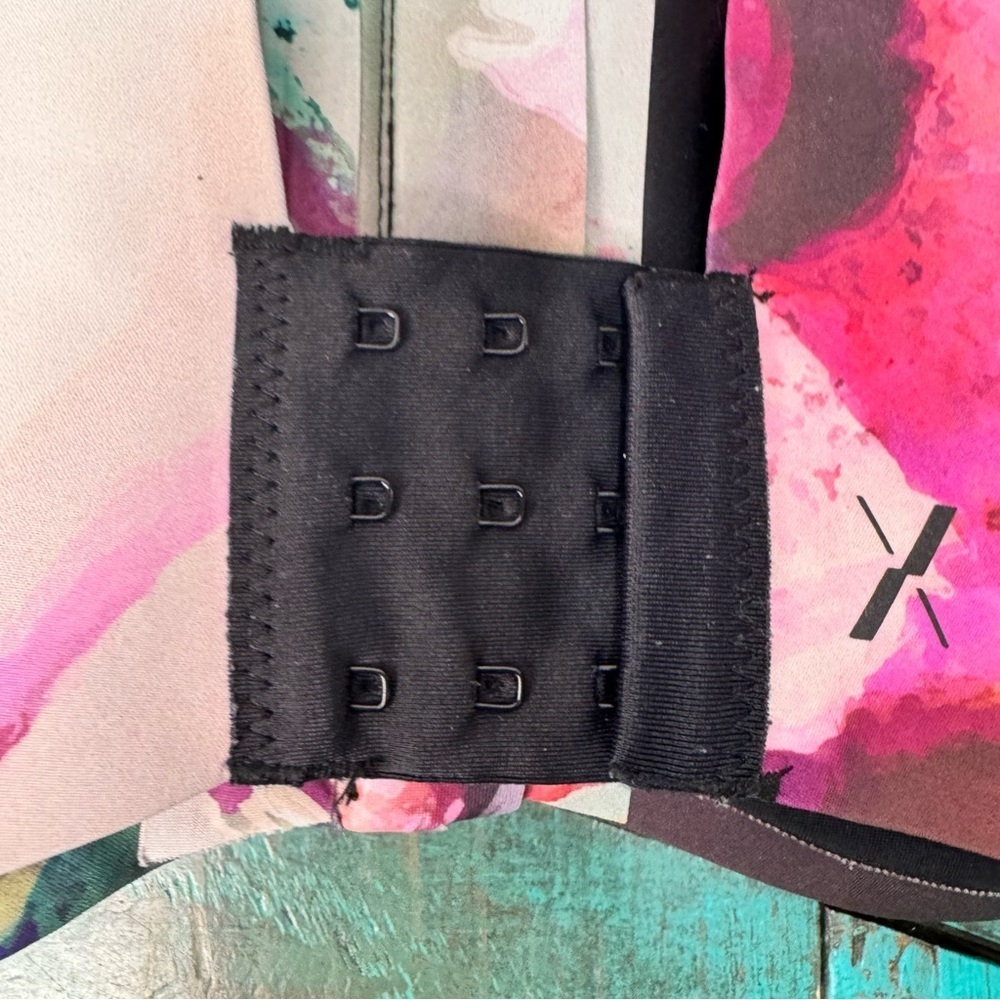 Knix Catalyst Front Zip Sports Bra  Multicolour Size 4 Fits 34C, 32D, 34D - Picture 6 of 11